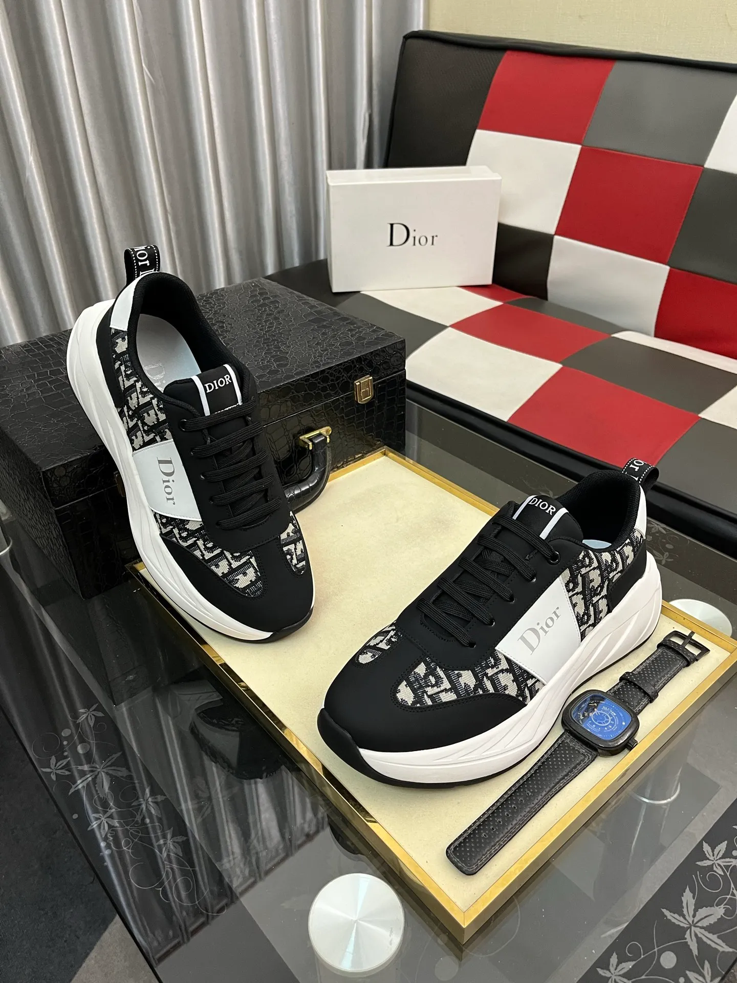 Men's shoes💰438⌚️⌚️[Dior] Dior's new men's genuine leather casual shoes, the highest version on the market, any comparison is welcome🆚! The original leather has excellent texture and is super high-end! Fetal sheep net lining imported from Italy, removable pad! Luxurious materials and fine workmanship, highly recommended! Code number: 38-442️⃣Colors available